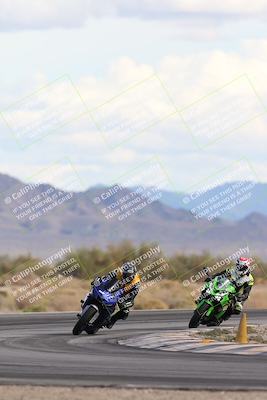 media/Nov-16-2025-Race Pace (Sun) [[8c5fa54630]]/Non Verified Riders (1st 20 Minutes)/5-Turn 15 (110pm)/